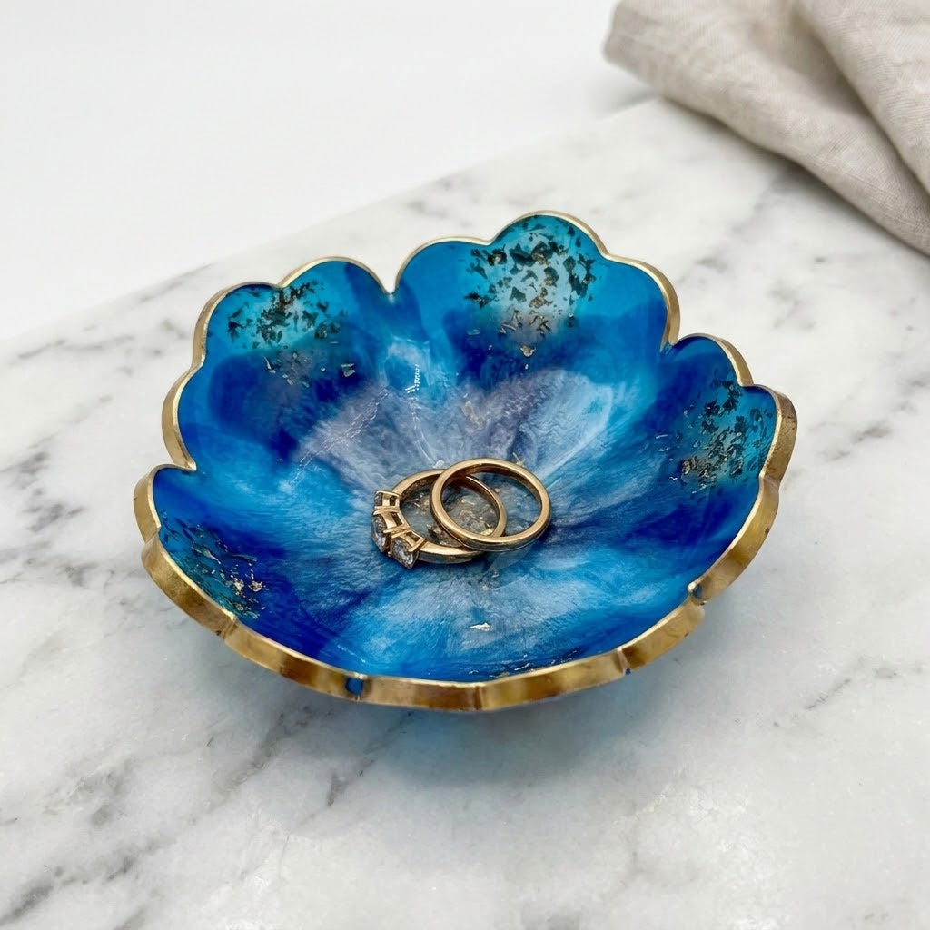 Handcrafted Scalloped Petal Resin Trinket Dish and Jewelry/Ring Holder