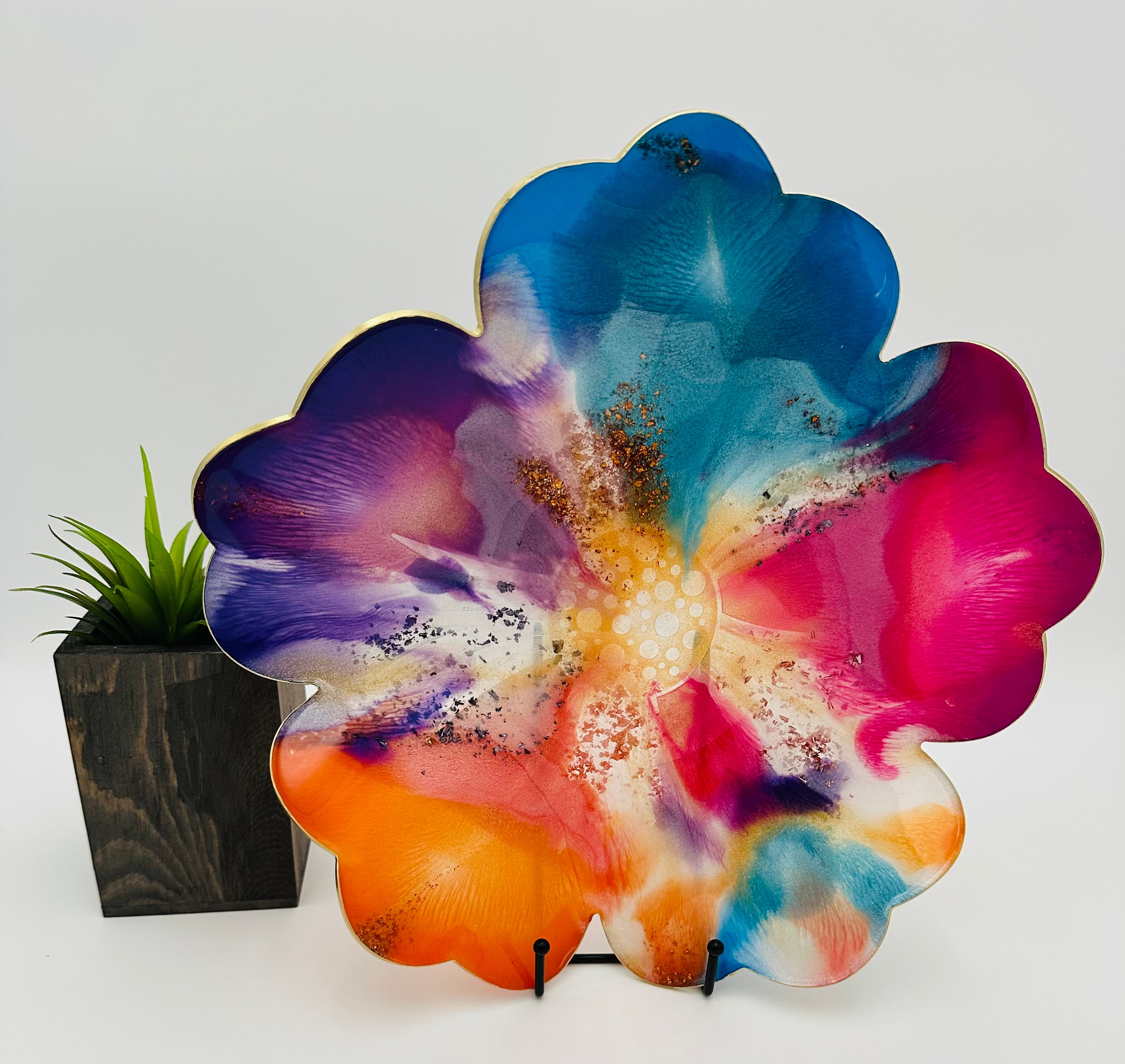 Handcrafted Large Resin Flower Bowls with Gold, Silver, or Bronze Outline.