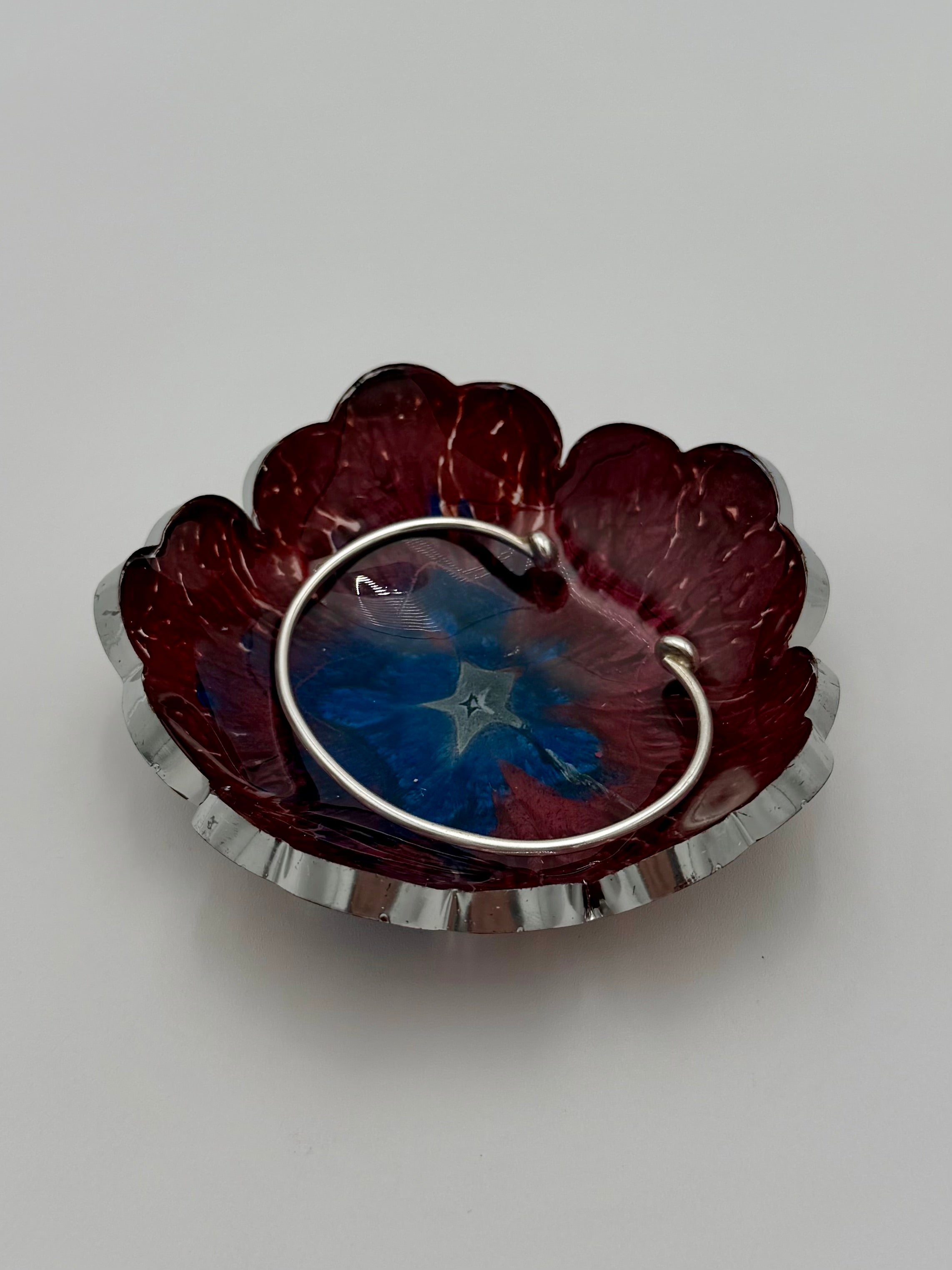 Scalloped Petal Resin Jewelry Dish with Metallic Trim