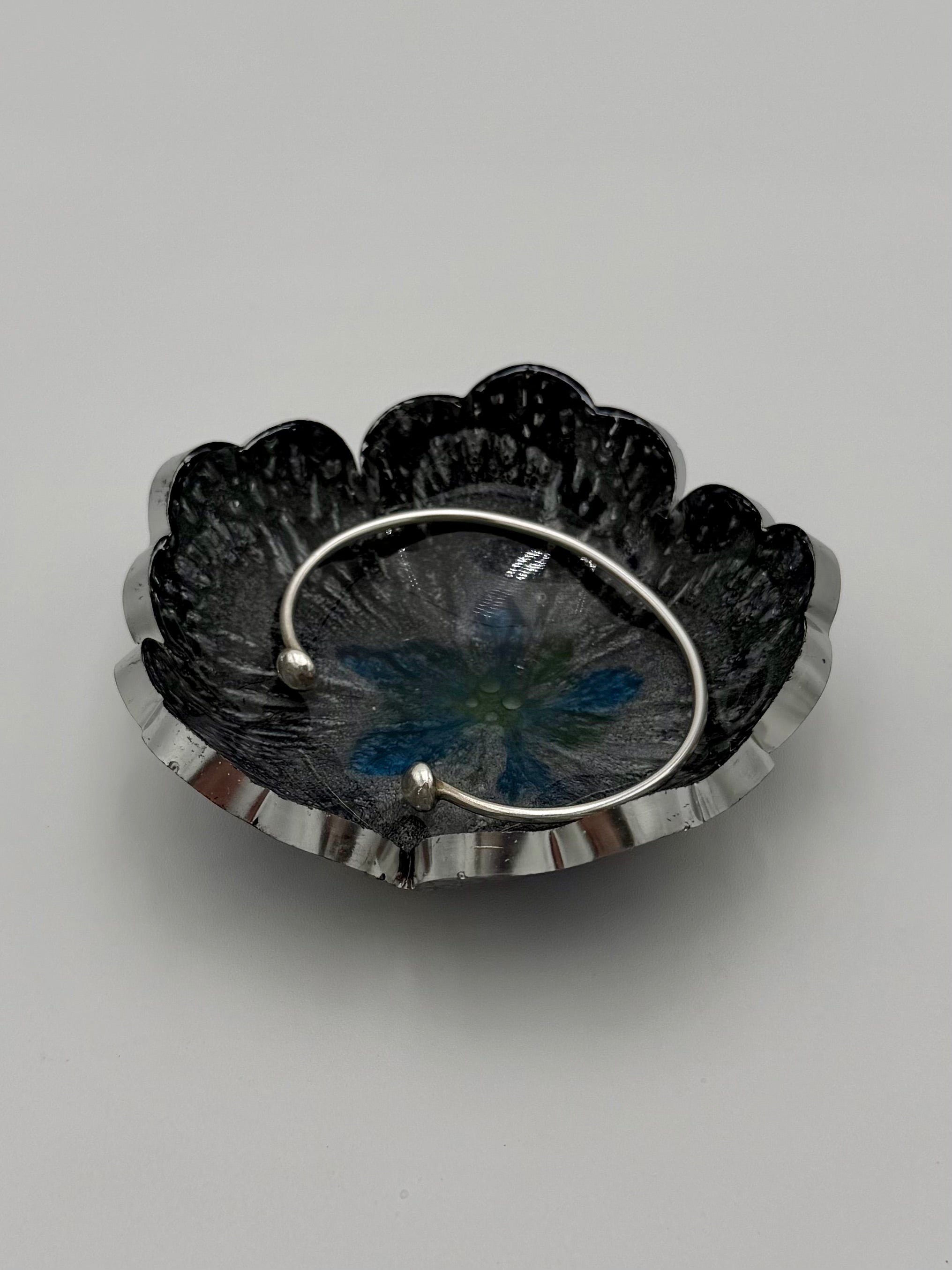 Scalloped Petal Resin Jewelry Dish with Metallic Trim